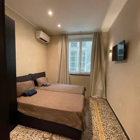 Appartement In Torre Medievale Di Fronte Acquario Genua