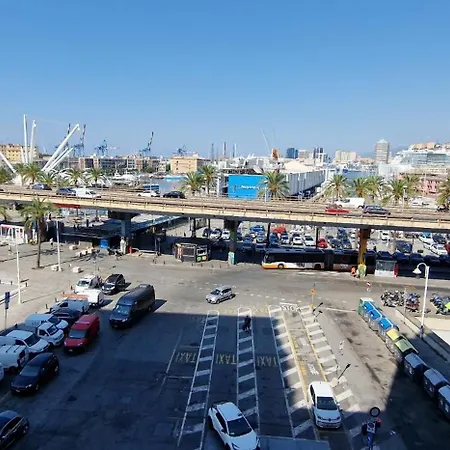 Appartement In Torre Medievale Di Fronte Acquario Genua